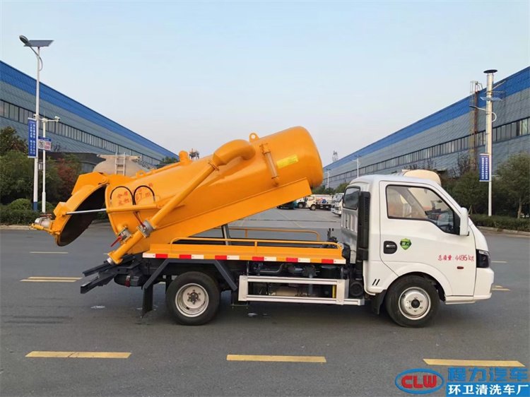 東風途逸2方地庫吸污車